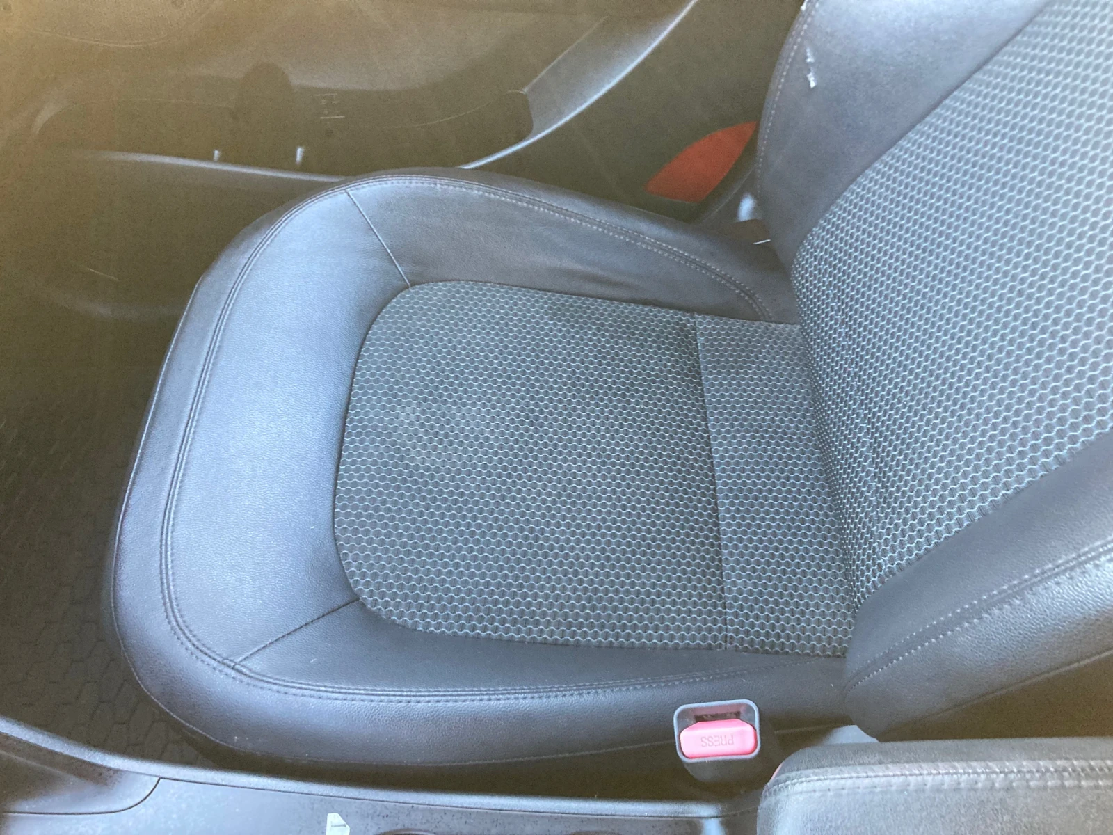 Hyundai IX35 1.7 Koja Podgrev Evro-5, снимка 10 - Автомобили и джипове - 56643309