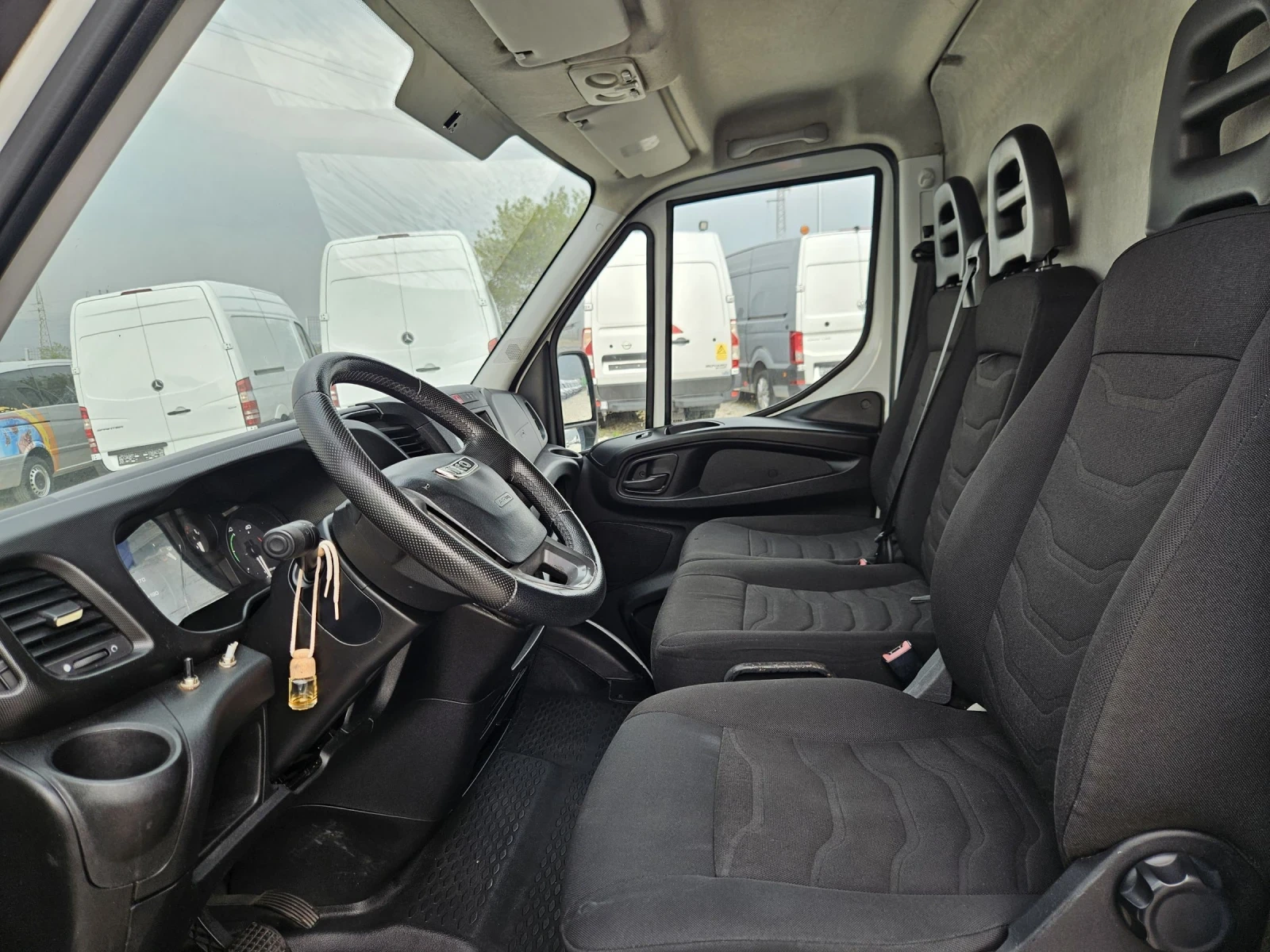 Iveco Daily 35-150, 3.0, Макси, Климатик - изображение 9