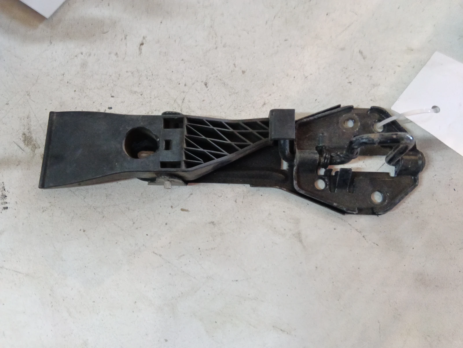 дръжка преден капак 4G0823480 Audi A6