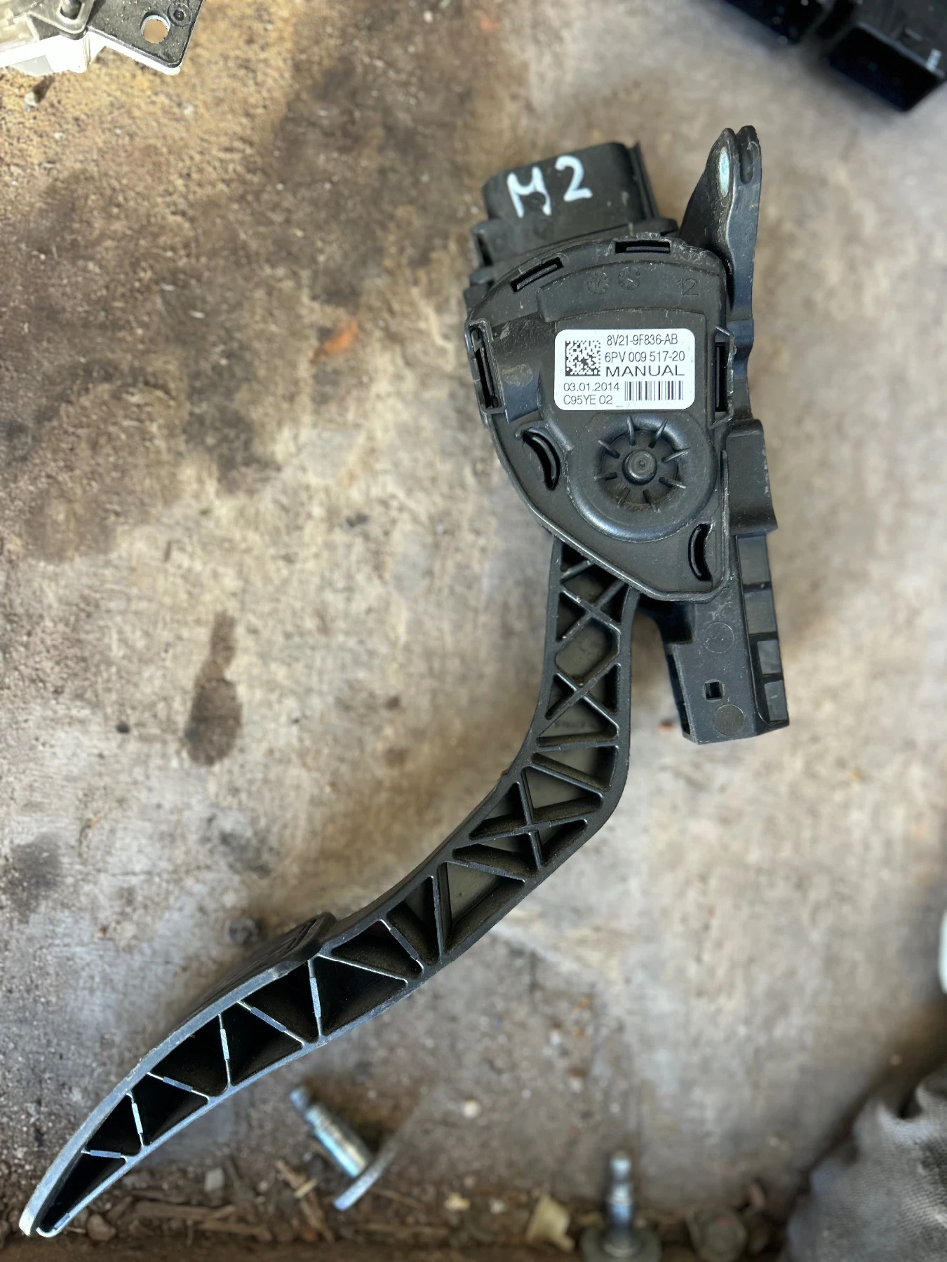 8V21-9F836-AB педал газ FORD FIESTA 2012г. 8V219F836AB 6PV00951720 