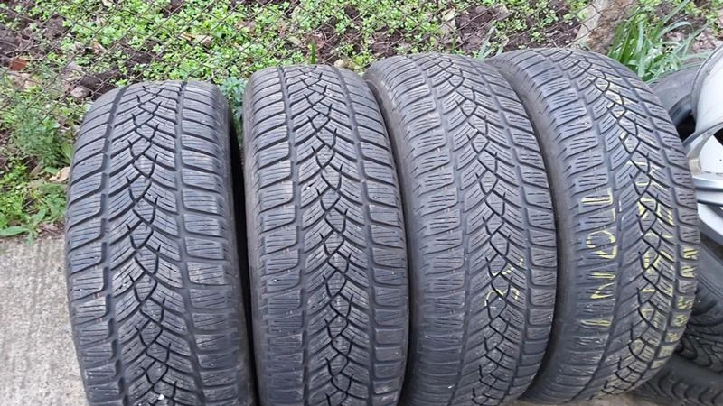 Гуми Зимни 215/65R15, снимка 2 - Гуми и джанти - 27565731