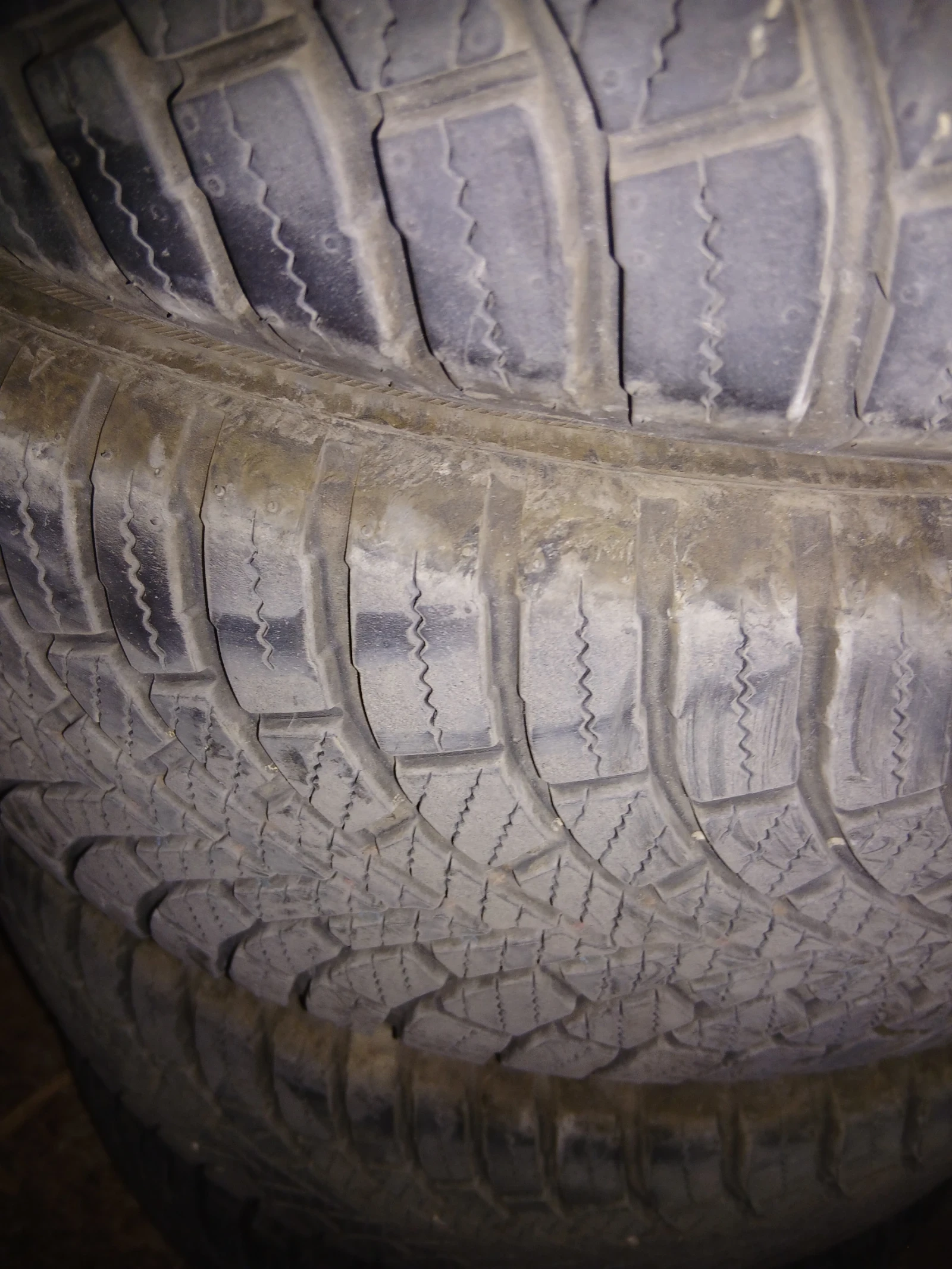 Гуми Всесезонни 185/55R15, снимка 2 - Гуми и джанти - 54006798
