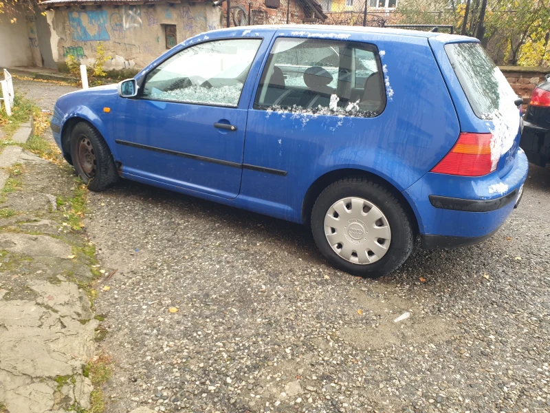 VW Golf 4 1.6, снимка 3 - Автомобили и джипове - 47830011