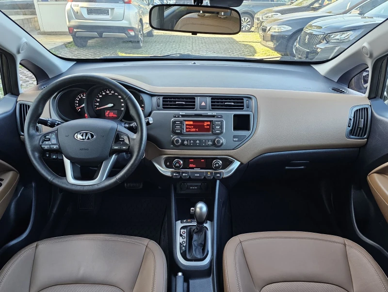 Kia Rio 1.4 CVVT 109к.с. World Cup Edition Кожа Шибедах, снимка 12 - Автомобили и джипове - 47434798