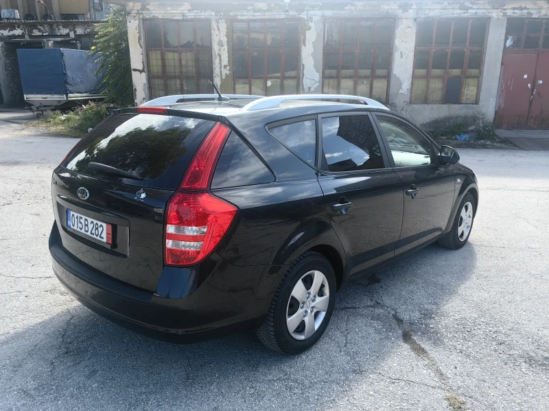 Kia Ceed 1.6 бензин , снимка 6 - Автомобили и джипове - 47509396