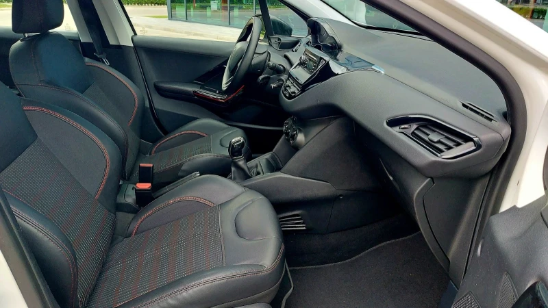 Peugeot 208 1.6HDI EURO6 , снимка 4 - Автомобили и джипове - 51162787
