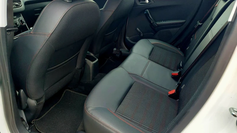 Peugeot 208 1.6HDI EURO6 , снимка 8 - Автомобили и джипове - 51162787