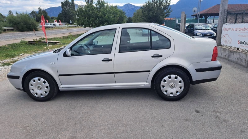 VW Bora 1.4I 75кс КЛИМАТИК ПЕРФЕКТНА, снимка 6 - Автомобили и джипове - 51568830