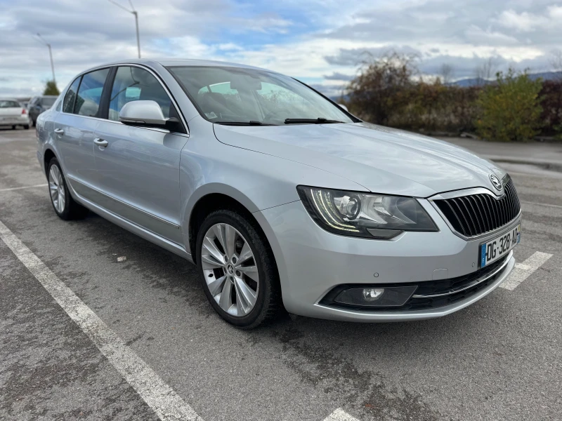 Skoda Superb 2.0TDI-DSG-NAVI-кожа