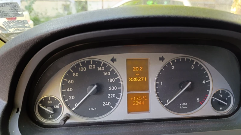 Mercedes-Benz B 200 Спорт, снимка 5 - Автомобили и джипове - 52847024