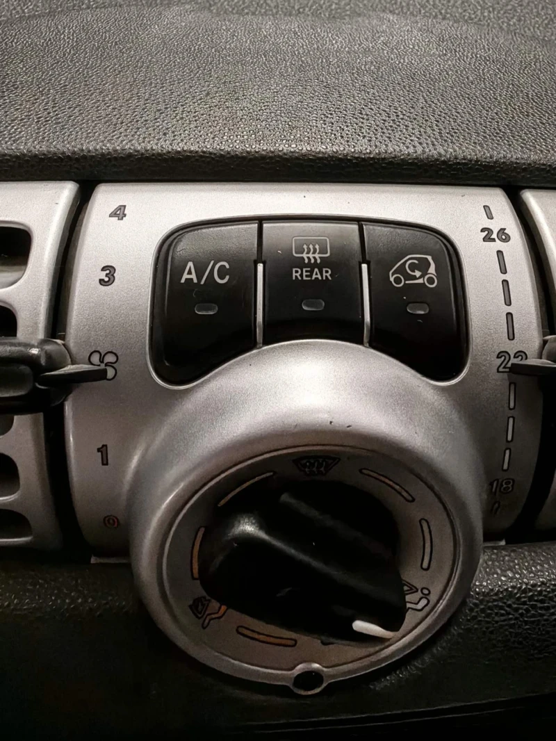 Smart Fortwo, снимка 12 - Автомобили и джипове - 53160053