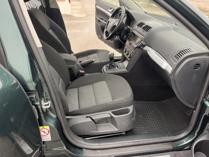 Skoda Octavia SCOUT 2.0TDI 140кс 4Х4 6 СКОРОСТИ КЛИМАТРОНИК , снимка 11 - Автомобили и джипове - 53392735