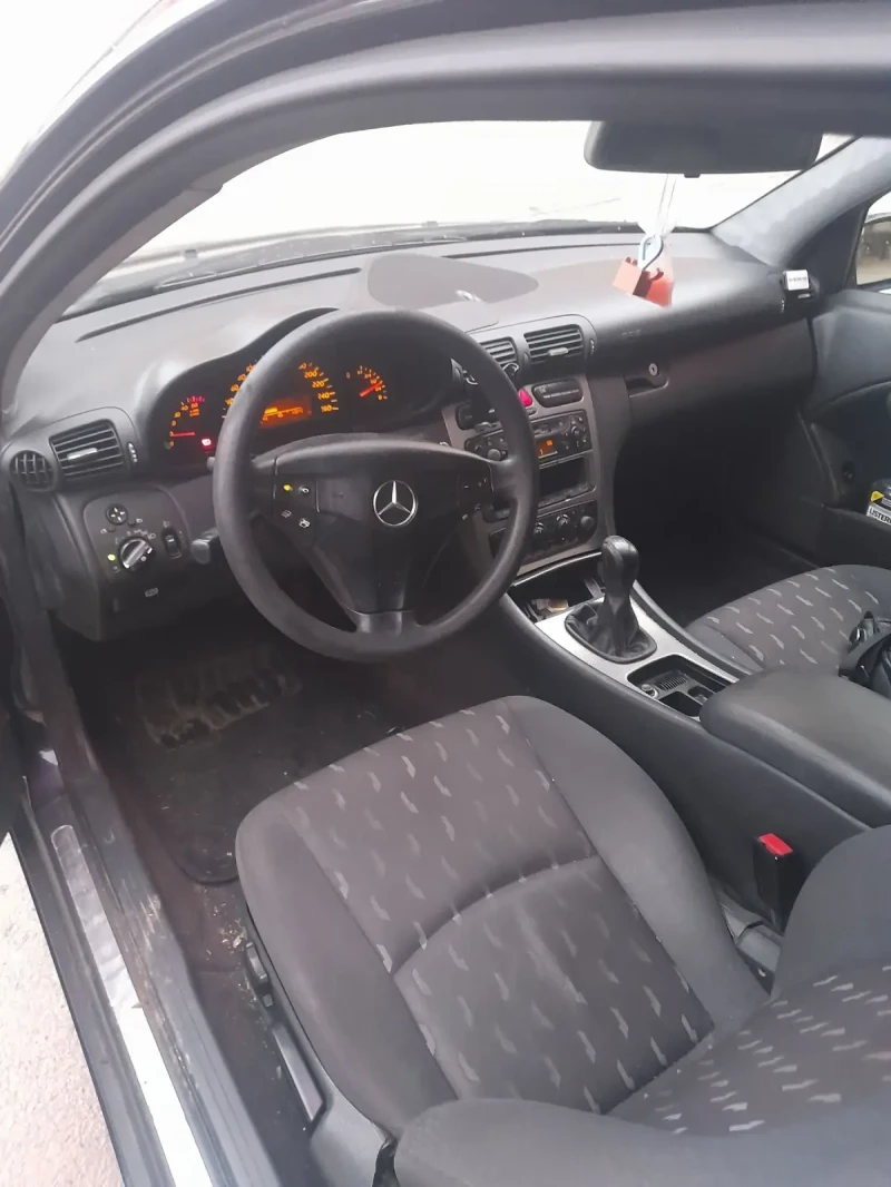 Mercedes-Benz C 220, снимка 6 - Автомобили и джипове - 53478262