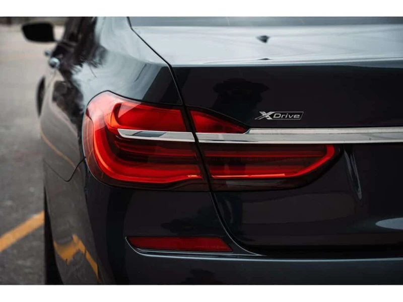 BMW 750 Li* МАСАЖИ* ОБДУХВАНЕ* 360, снимка 11 - Автомобили и джипове - 53542054