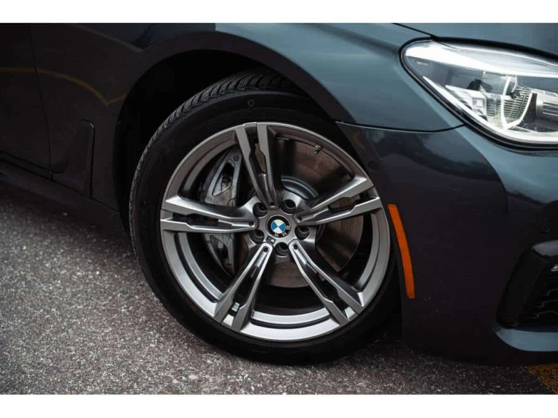 BMW 750 Li* МАСАЖИ* ОБДУХВАНЕ* 360, снимка 7 - Автомобили и джипове - 53542054