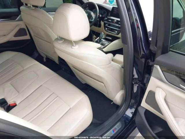 BMW 530 xDrive* M-Pack* HARMAN KARDON* HEAD-UP* DIGITAL* , снимка 13 - Автомобили и джипове - 53460845