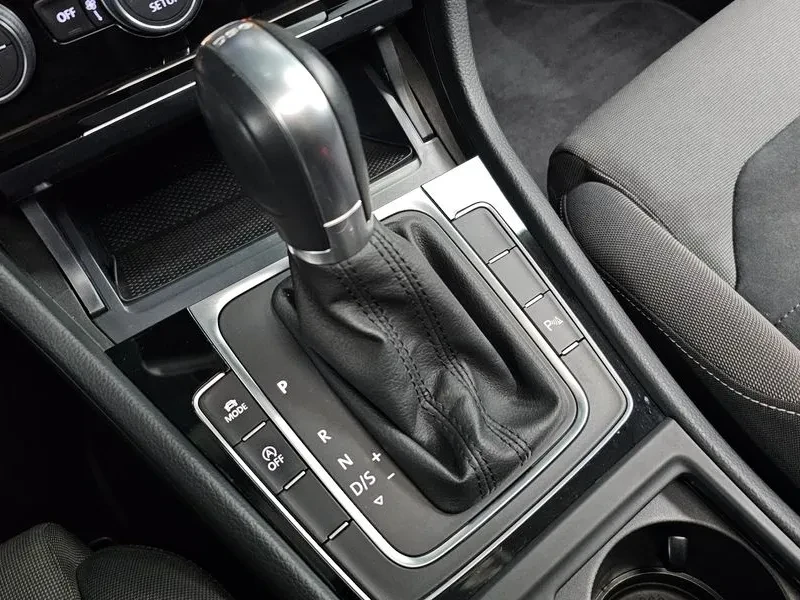 VW Golf 7Th Generation 2.0 Tdi, снимка 9 - Автомобили и джипове - 55263303
