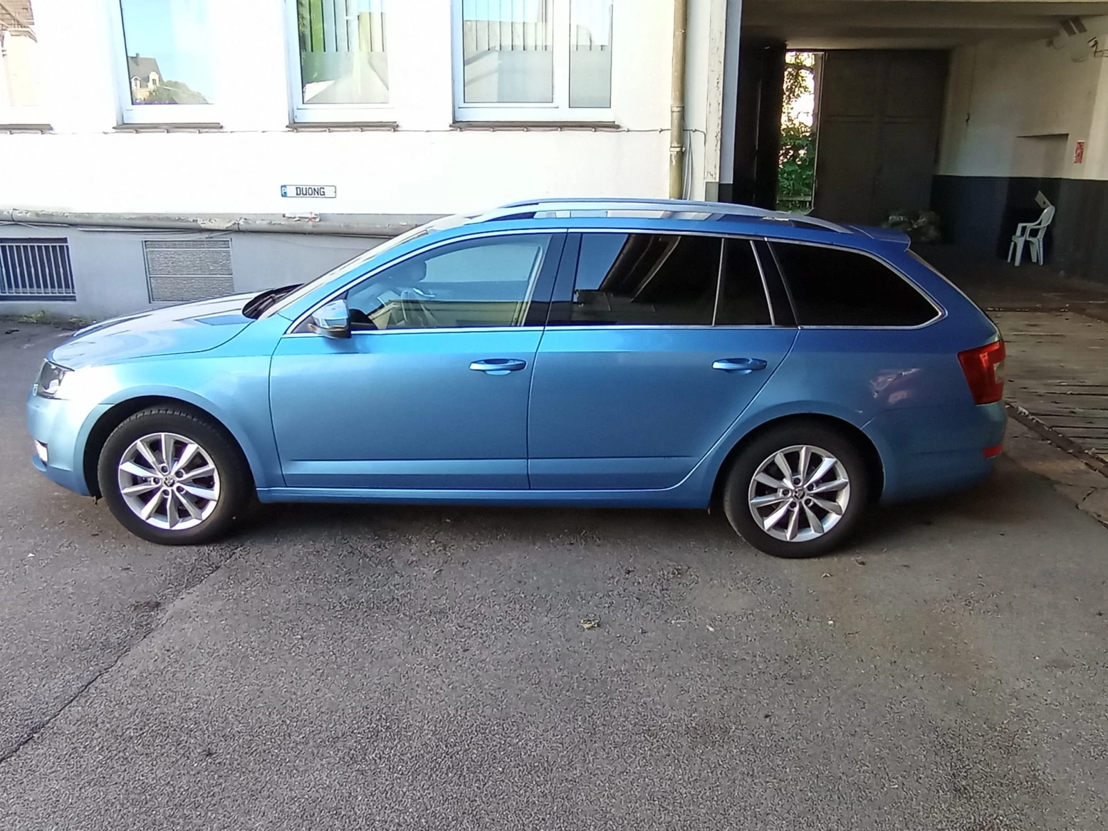 Skoda Octavia 1.6 tdi със Доставка, Обслужен - изображение 3