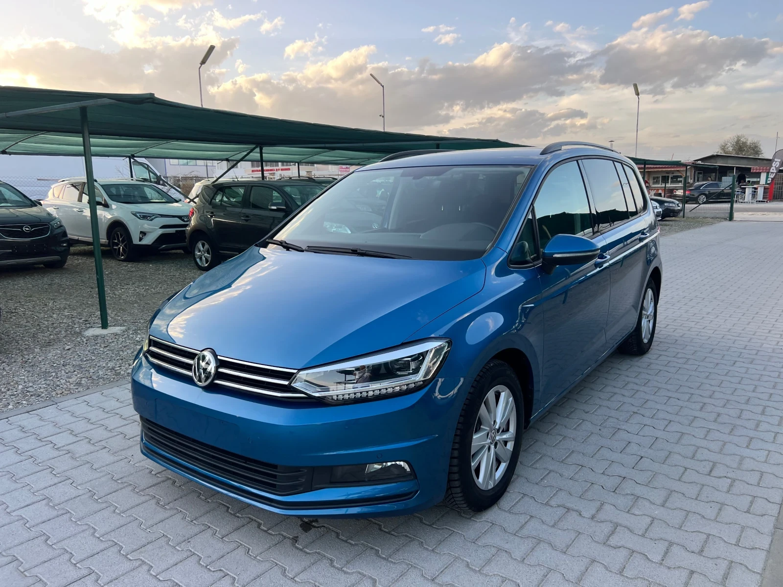 VW Touran 2.0TDi 7M DSG Лизинг - изображение 3