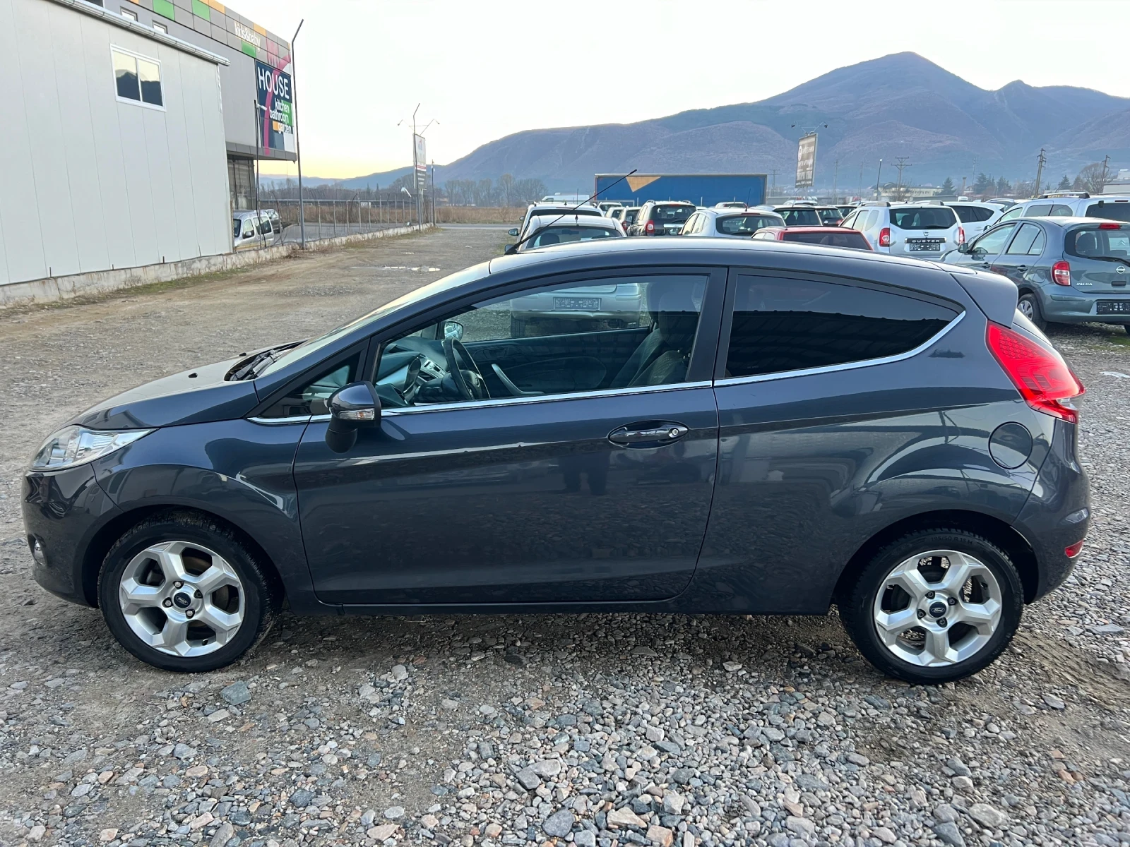 Ford Fiesta 1.4 бензин/газ 96к.с. Климатроник  - изображение 8