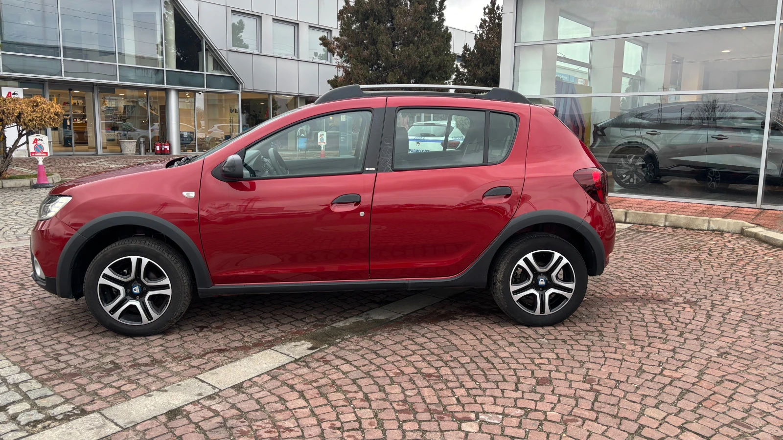 Dacia Sandero Stepway TCe 100 к.с. Бензин ECO-G - изображение 6