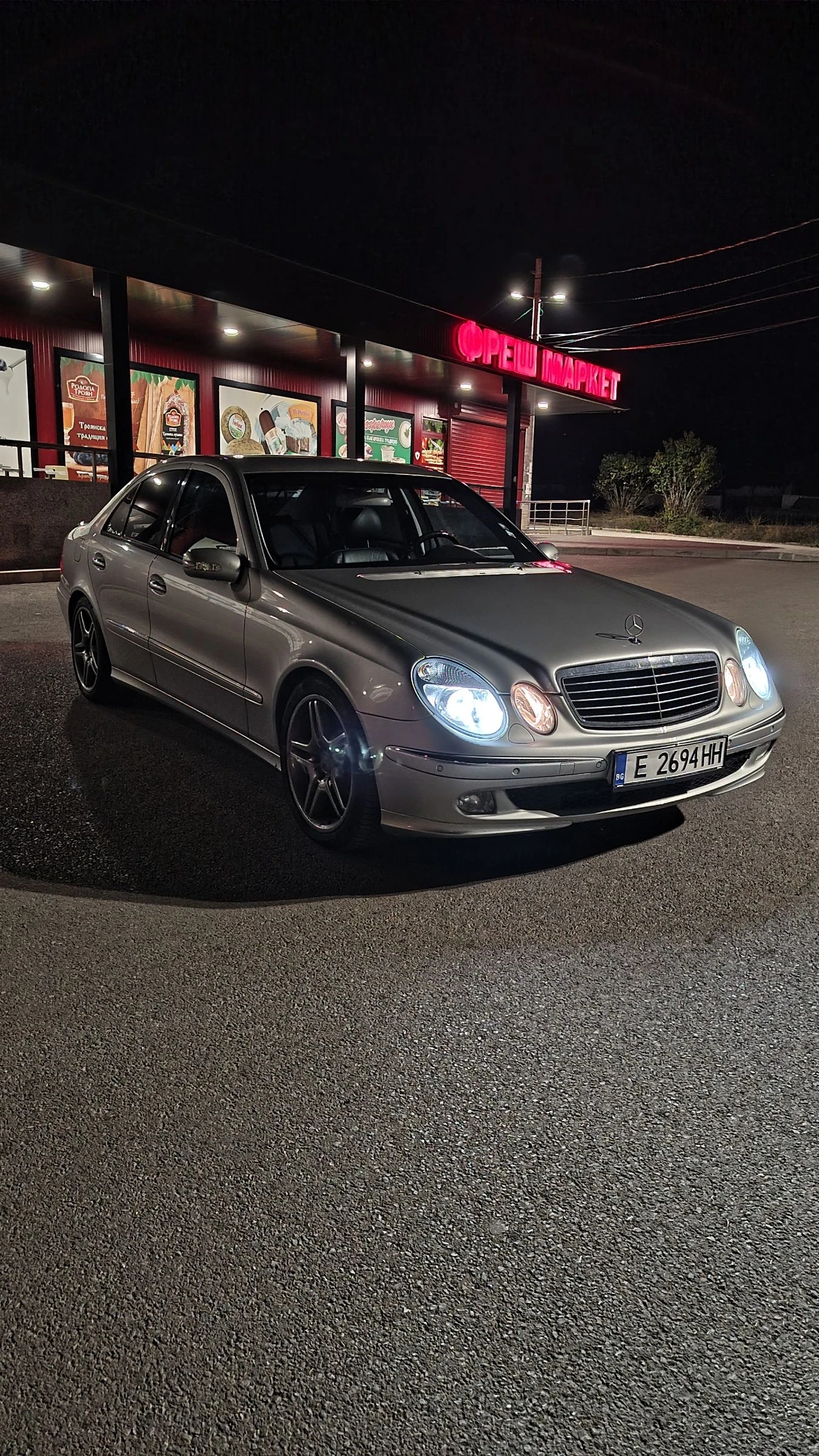 Mercedes-Benz E 500 КРАЙНА ЦЕНА! РЕАЛНИ КМ/Без ръжда/LPG/Фабрична боя - изображение 2