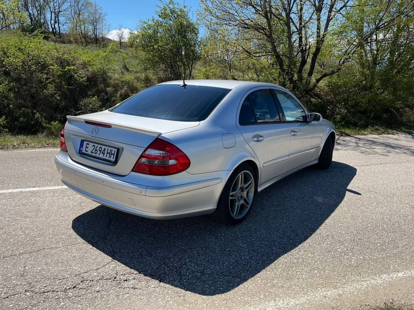 Mercedes-Benz E 500 Сервизна Книжка/Без ръжда/LPG/Фабрична боя - изображение 3