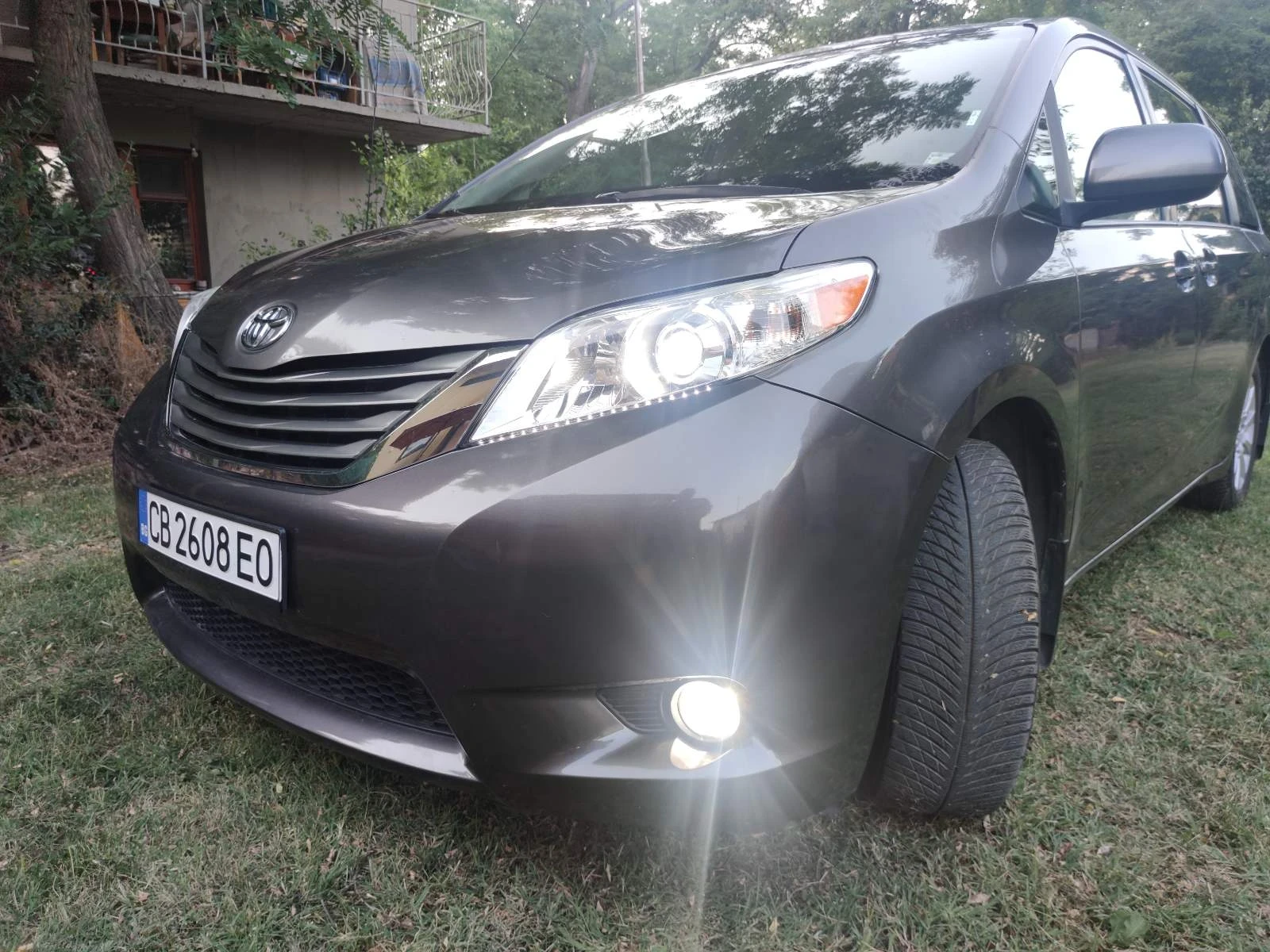 Toyota Sienna 3.5i AWD - изображение 2