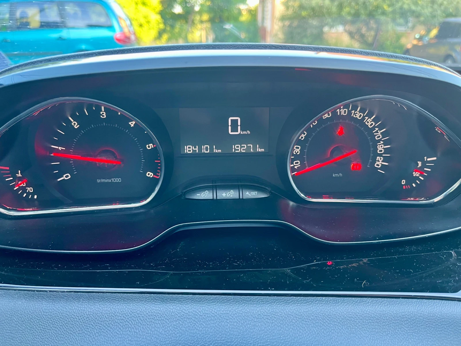 Peugeot 208 1.4 HDI - изображение 7