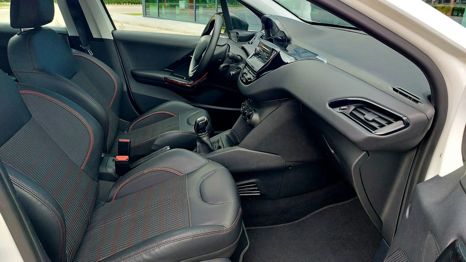 Peugeot 208 1.6HDI EURO6 FRANCE  - изображение 4