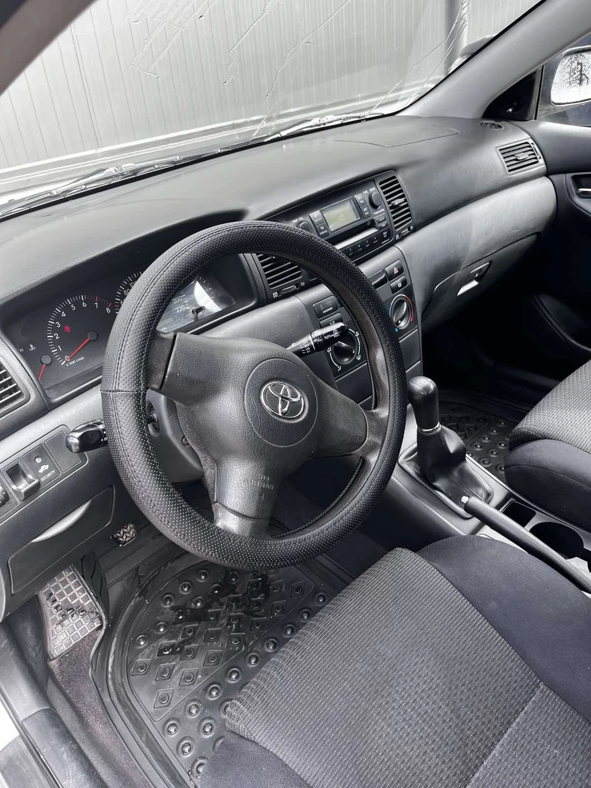Toyota Corolla  - изображение 8