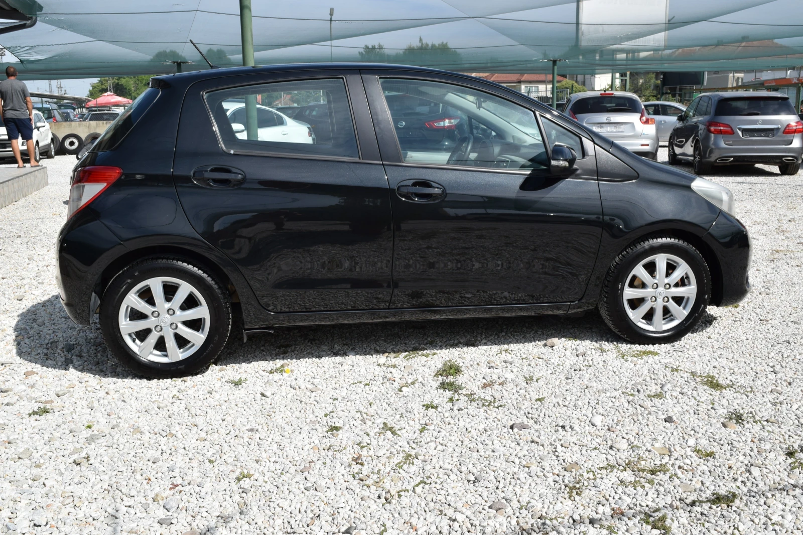 Toyota Yaris 1.4 D4D* Нави* Камера* Euro5B* 6 скорости - изображение 8