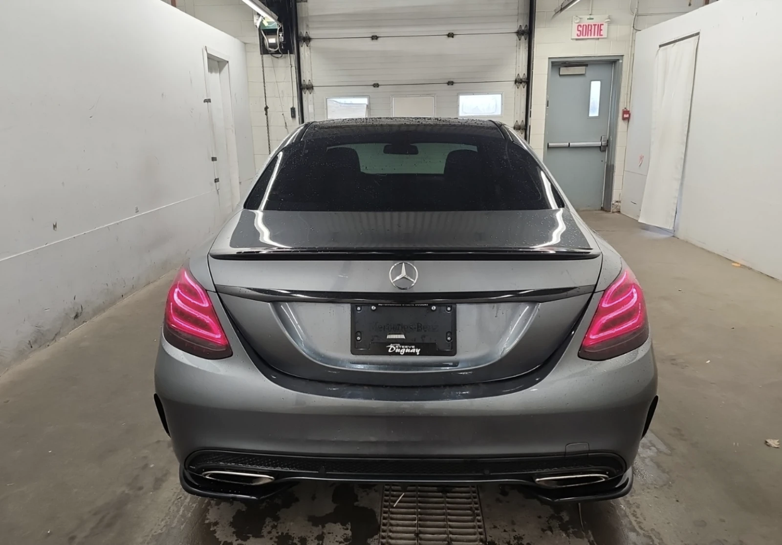 Mercedes-Benz C 300  - изображение 6