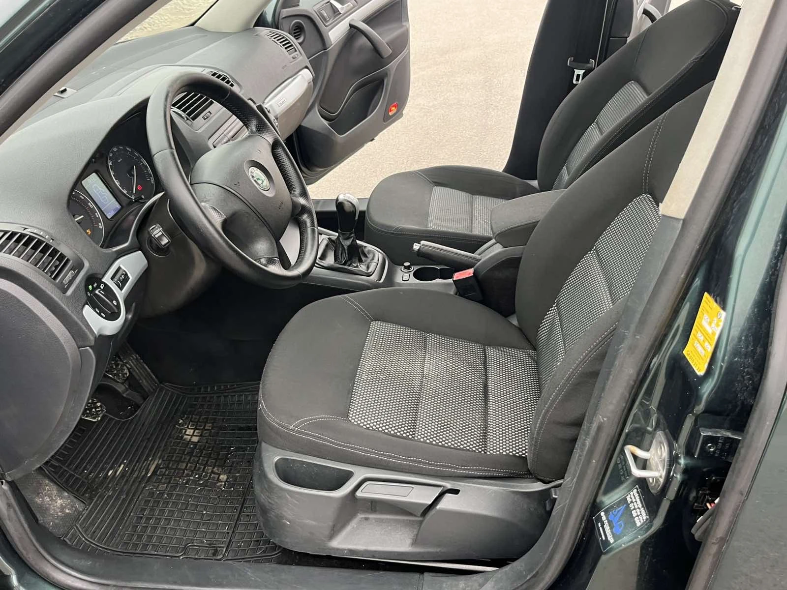 Skoda Octavia SCOUT 2.0TDI 140кс 4Х4 6 СКОРОСТИ КЛИМАТРОНИК  - изображение 8