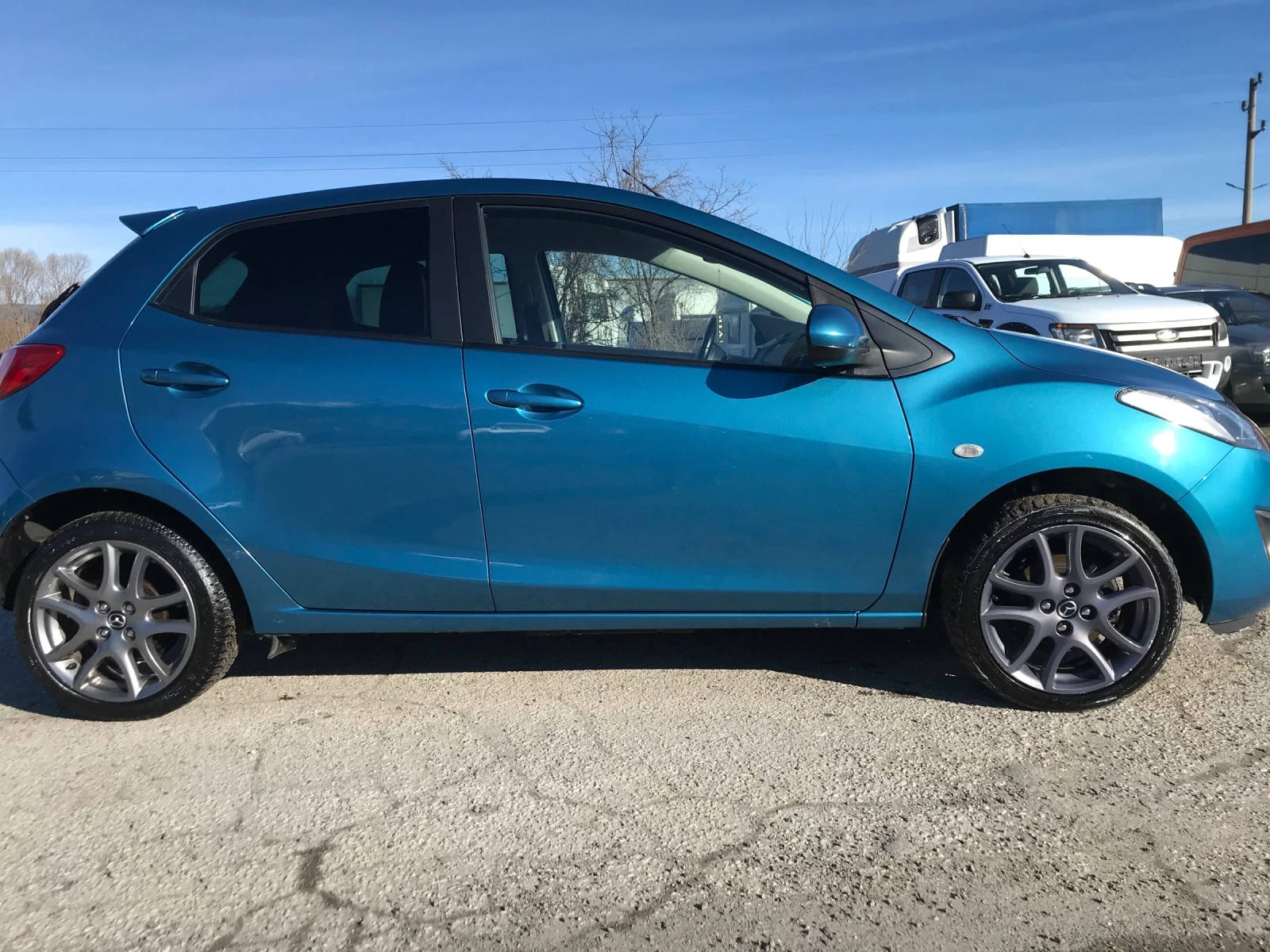 Mazda 2 1.3I NAVIGATION , снимка 6 - Автомобили и джипове - 53575447