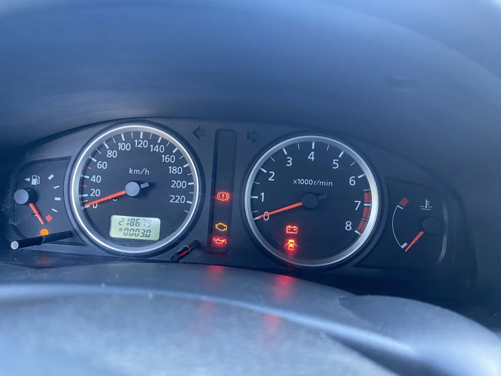 Nissan Almera N16, снимка 13 - Автомобили и джипове - 53777302