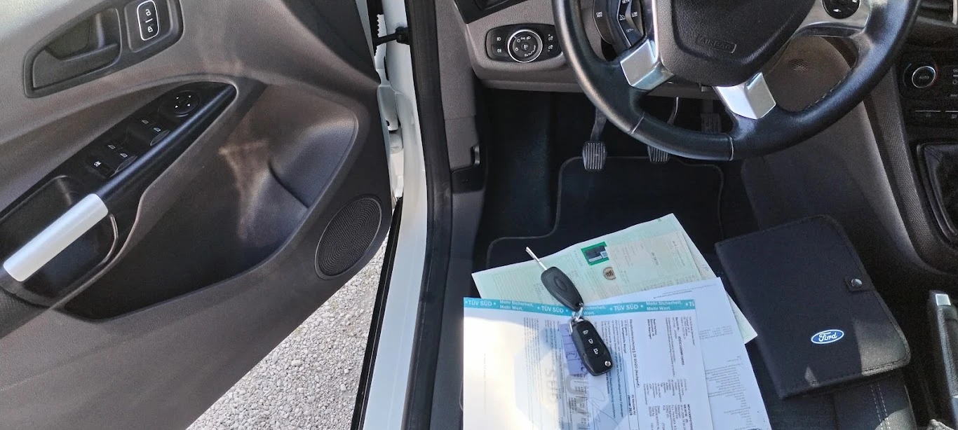 Ford Tourneo Connect 1.5 TDCI Euro 6B, снимка 10 - Автомобили и джипове - 53836883