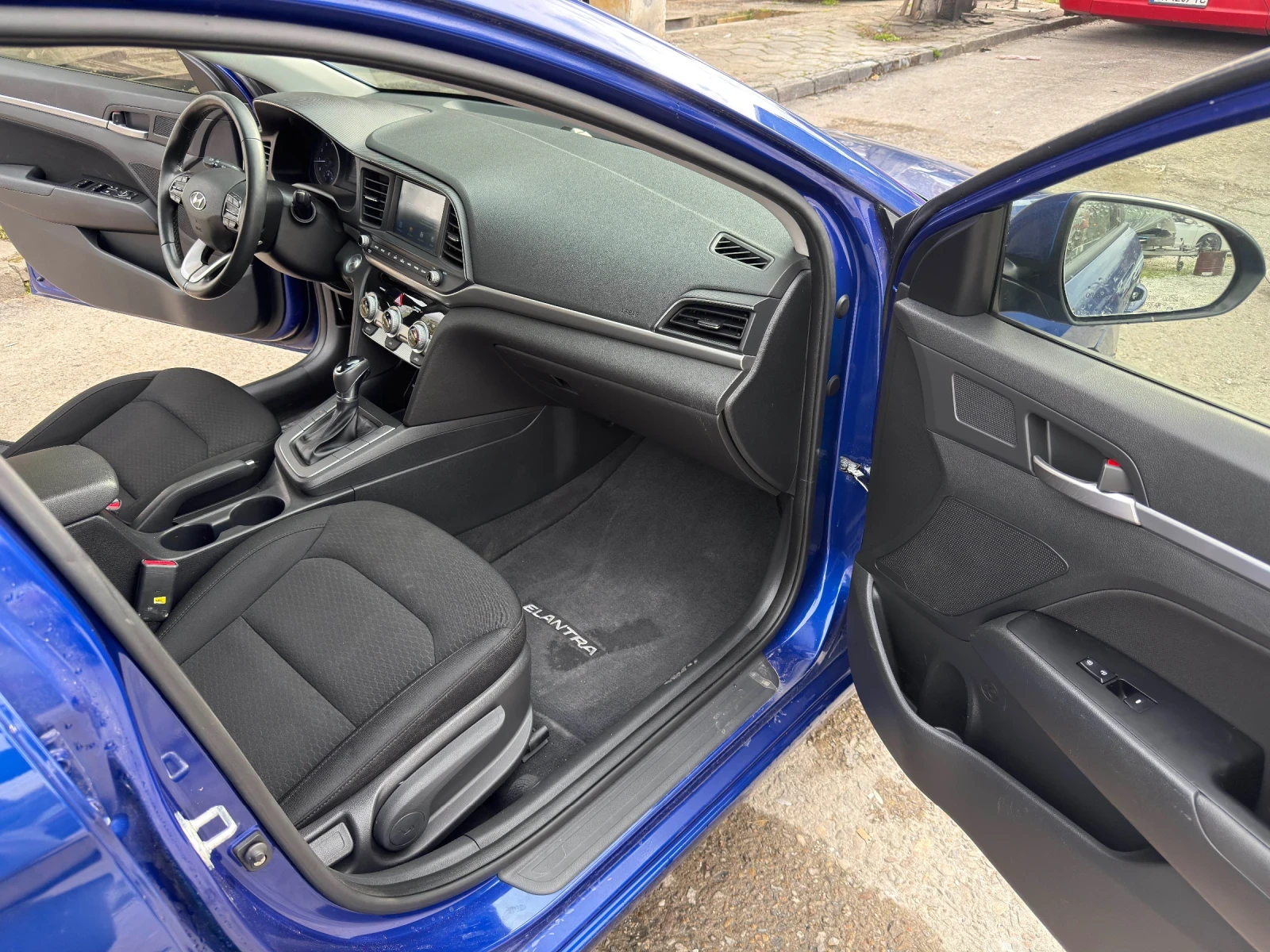 Hyundai Elantra, снимка 13 - Автомобили и джипове - 53918769