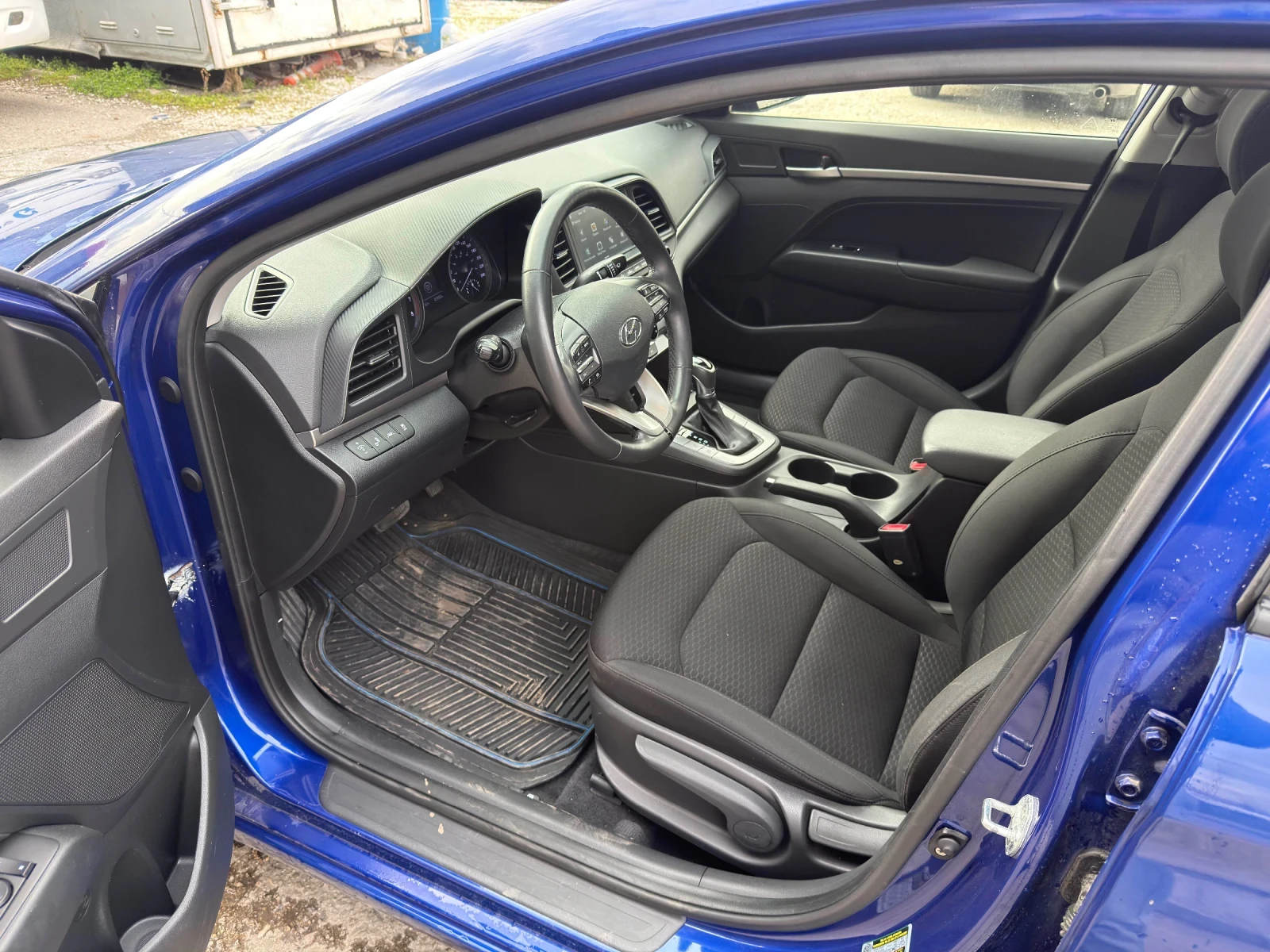 Hyundai Elantra, снимка 9 - Автомобили и джипове - 53918769