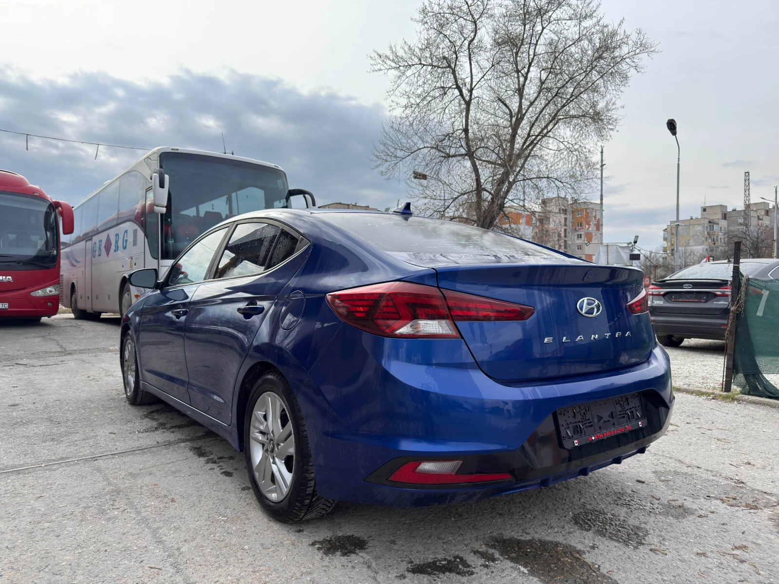 Hyundai Elantra, снимка 5 - Автомобили и джипове - 53918769