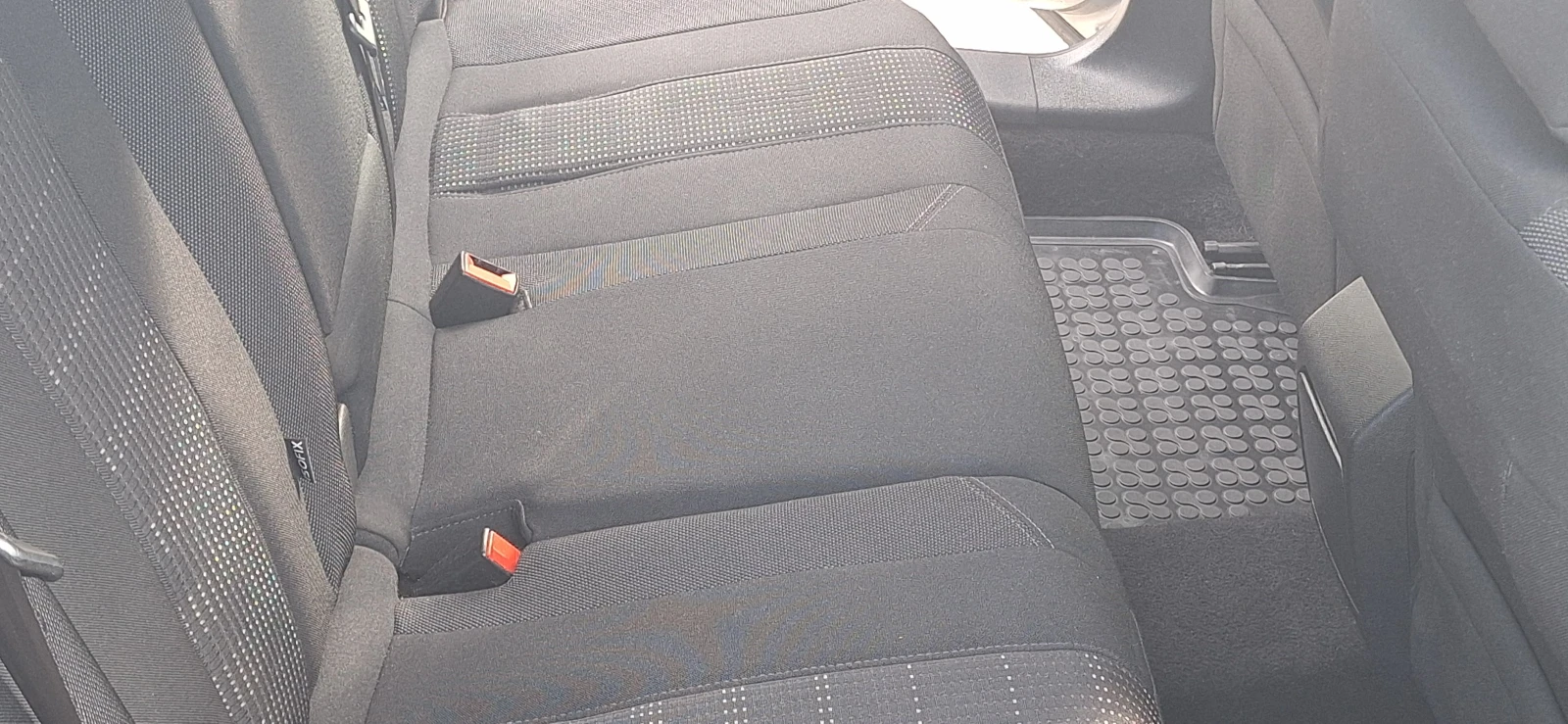 Peugeot 308 2.0HDI EURO 6, снимка 14 - Автомобили и джипове - 54400376