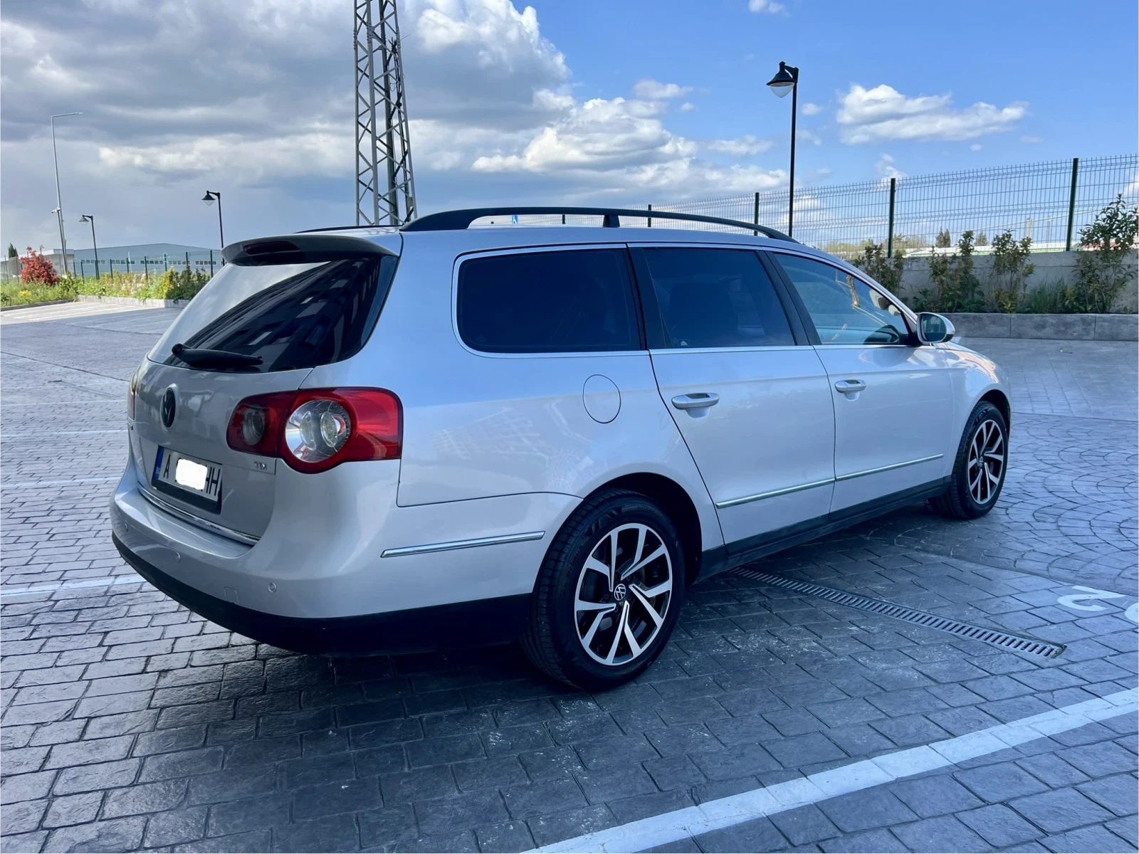 VW Passat 1.9TDI 105кс * Обслужена* ТОП Състояние , снимка 5 - Автомобили и джипове - 54391584