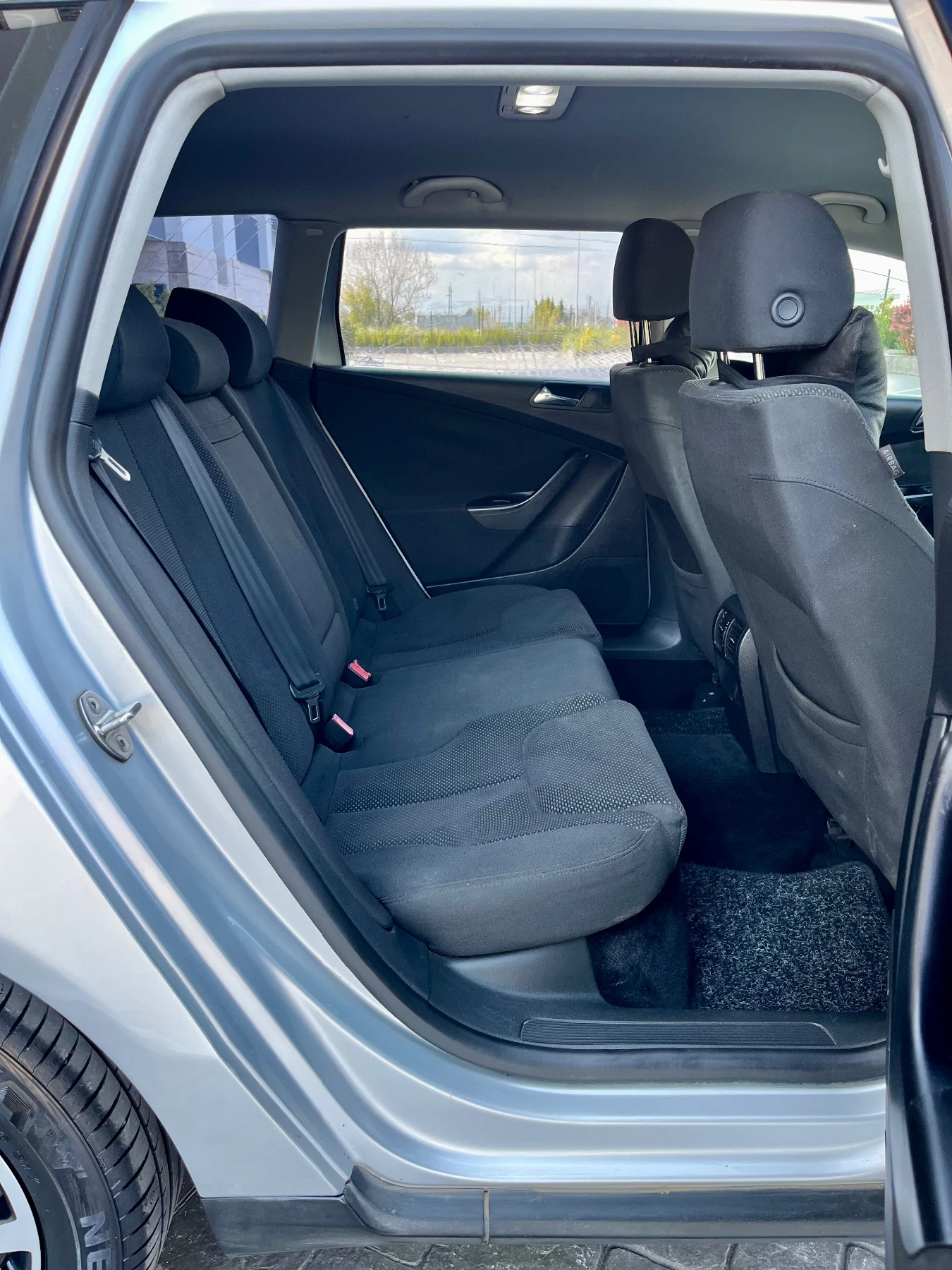 VW Passat 1.9TDI 105кс * Обслужена* ТОП Състояние , снимка 9 - Автомобили и джипове - 54391584