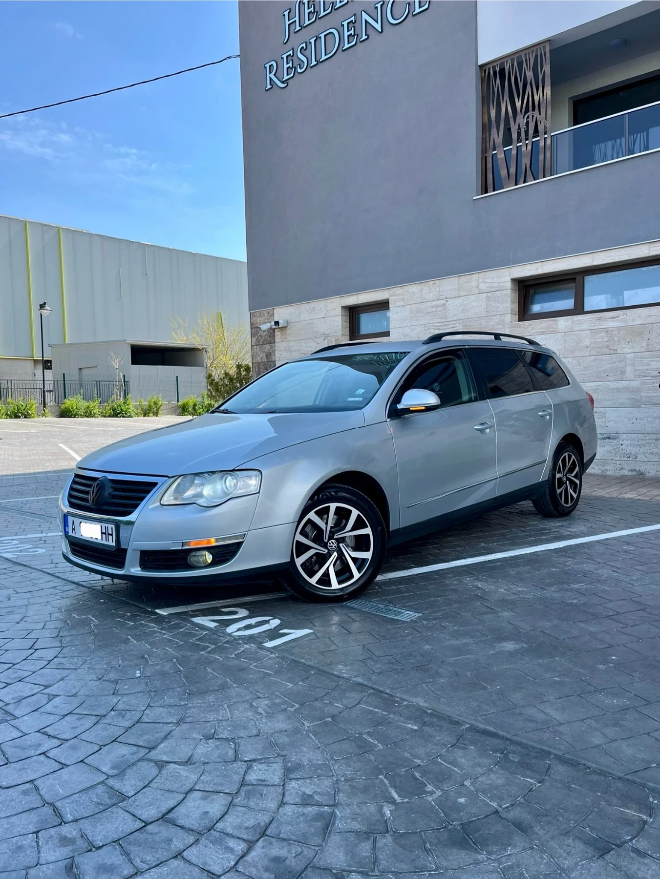 VW Passat 1.9TDI 105кс * Обслужена* ТОП Състояние , снимка 2 - Автомобили и джипове - 54391584