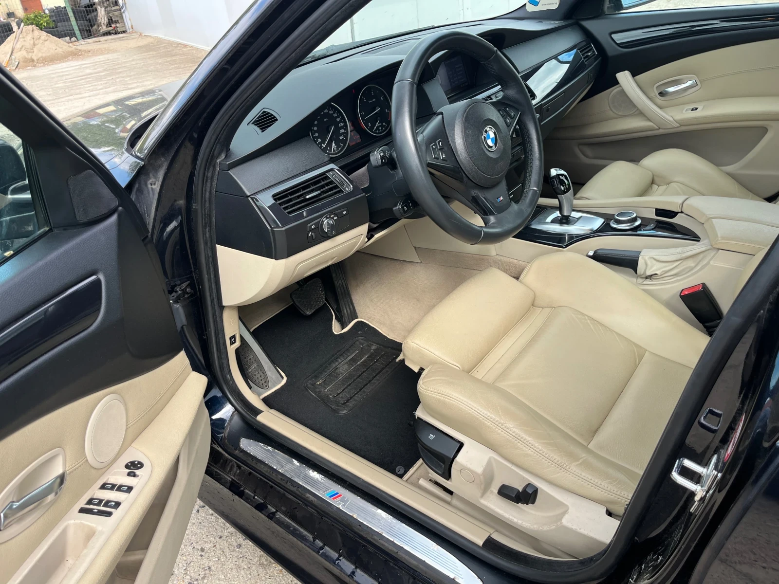 BMW 525 3.0D Mpack Facelift, снимка 9 - Автомобили и джипове - 54392172