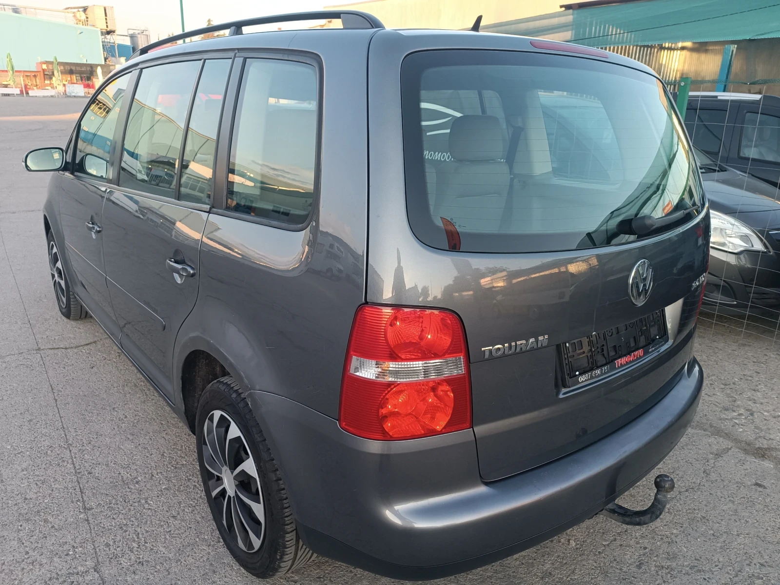 VW Touran 2.0 tDi, 140 к.с., ЛИЗИНГ , снимка 3 - Автомобили и джипове - 54568584