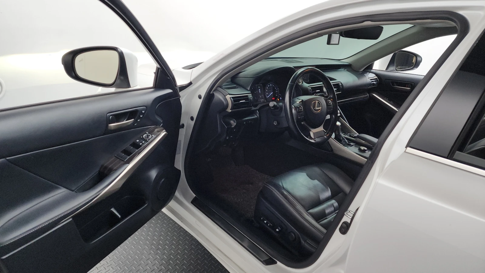 Lexus IS 200 2.0 Supreme , снимка 9 - Автомобили и джипове - 55142228
