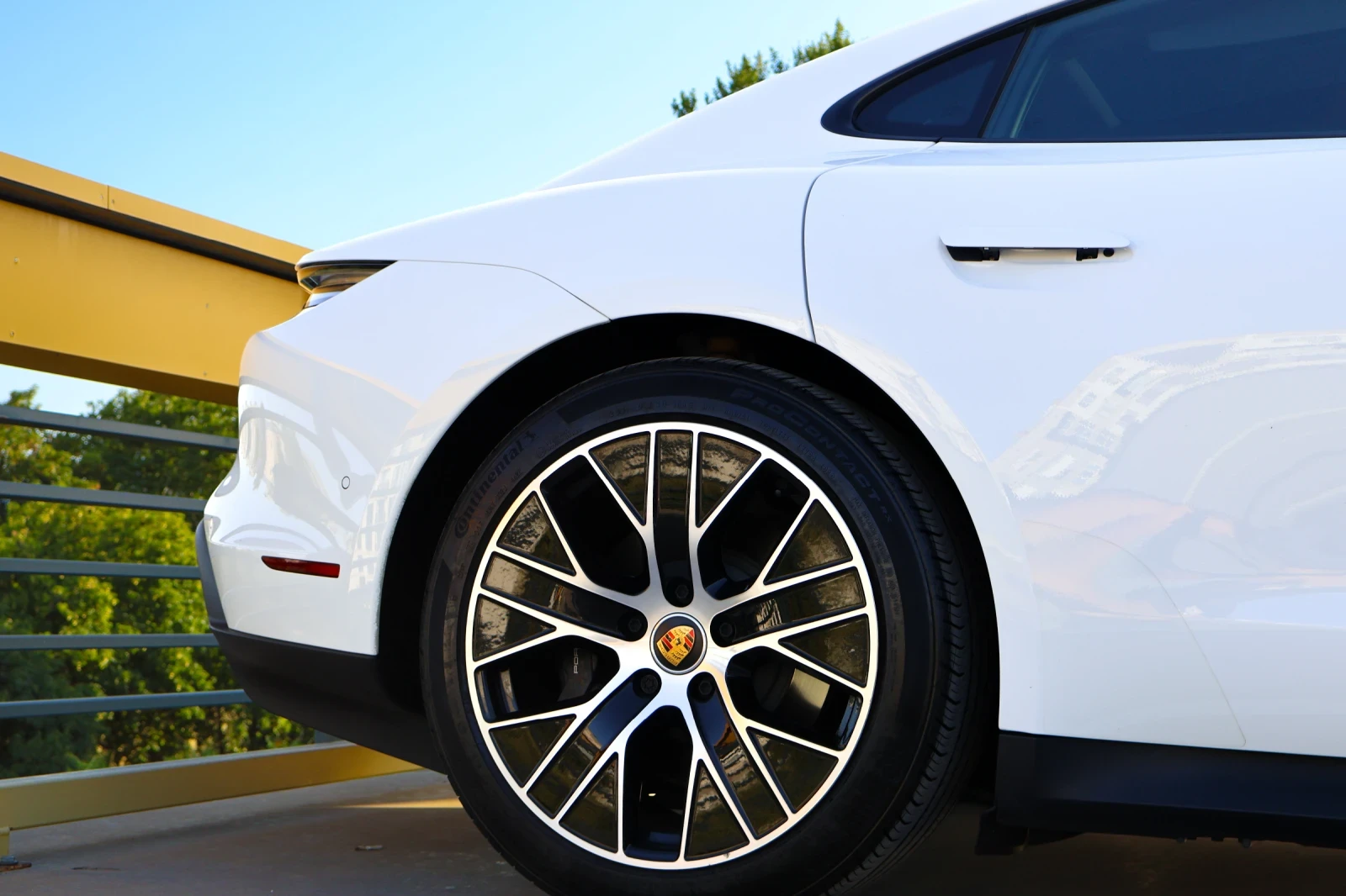 Porsche Taycan, снимка 10 - Автомобили и джипове - 55666706