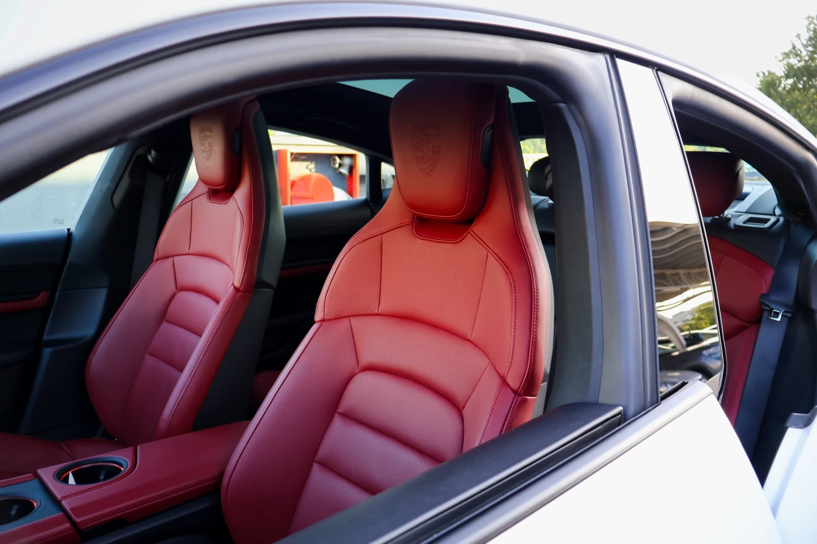 Porsche Taycan, снимка 7 - Автомобили и джипове - 55666706