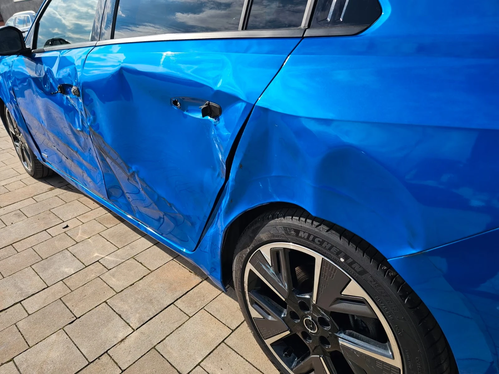 Opel Astra Electric GS, снимка 16 - Автомобили и джипове - 56344945